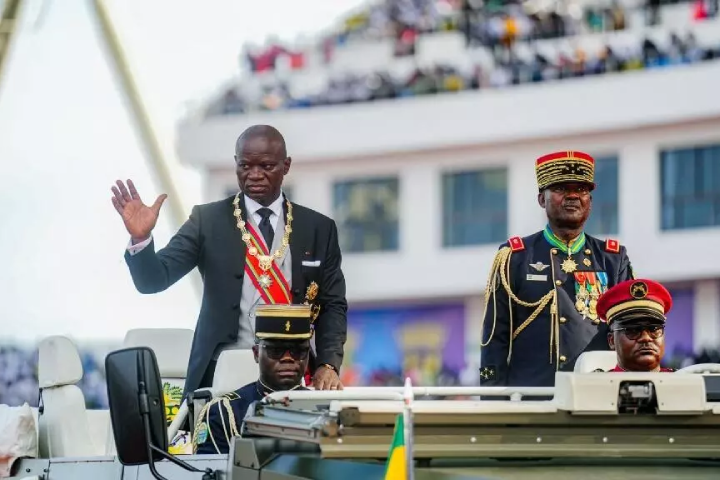 الطالبي العلمي يمثل جلالة الملك في حفل تنصيب الرئيس المنتخب لـ"الغابون" الطالبي العلمي يمثل جلالة الملك في حفل تنصيب الرئيس المنتخب لـ"الغابون"