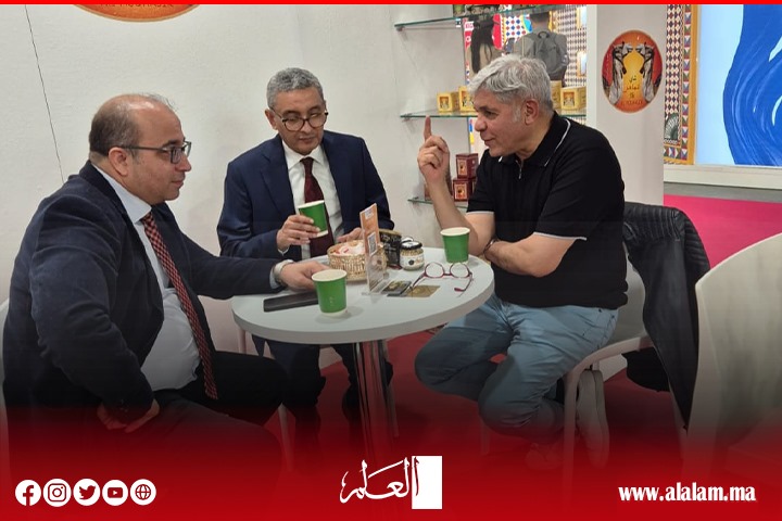 أتاي مهاجر”.. سفير الشاي المغربي يواصل تألقه في "معرض ميلانو" ويعتلي عرش الضيافة الأصيلة