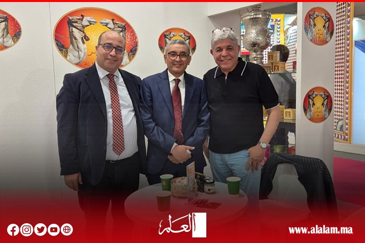 أتاي مهاجر”.. سفير الشاي المغربي يواصل تألقه في "معرض ميلانو" ويعتلي عرش الضيافة الأصيلة