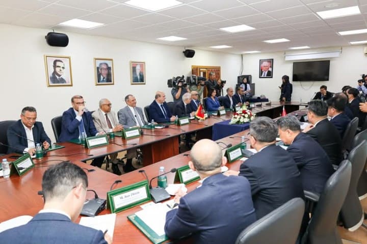 نزار بركة يستقبل وفد الحزب الشيوعي الصيني ويؤكد تقاطع الرؤى حول السيادة والتنمية والسلام