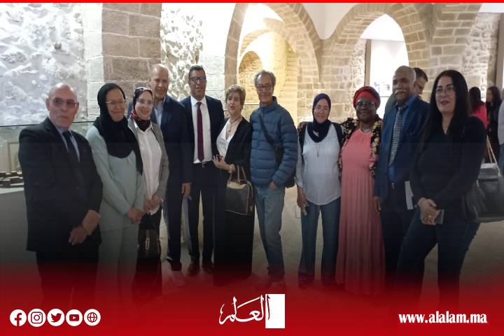 باب برج مراكش يفتح ذراعيه لتيار تشكيلي مغربي يسعى لكتابة اسمه عالميًا