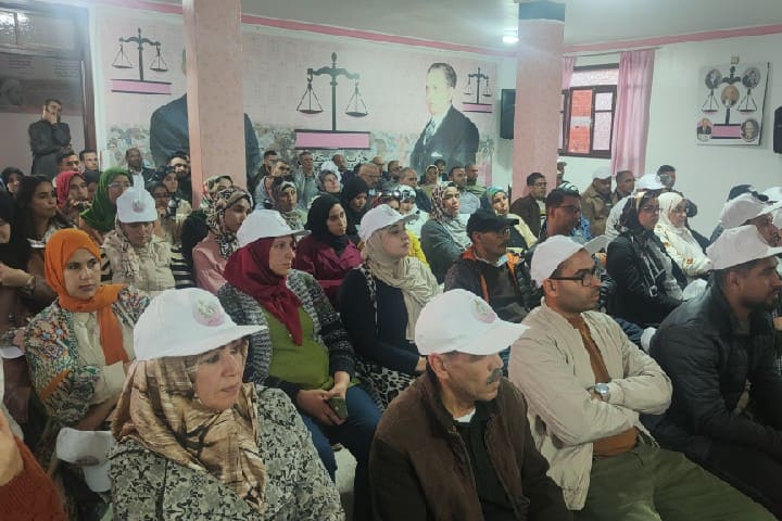 لقاء تواصلي مثمر للكاتب الوطني لنقابة  الجامعة الحرة للتعليم بالقصر الكبير