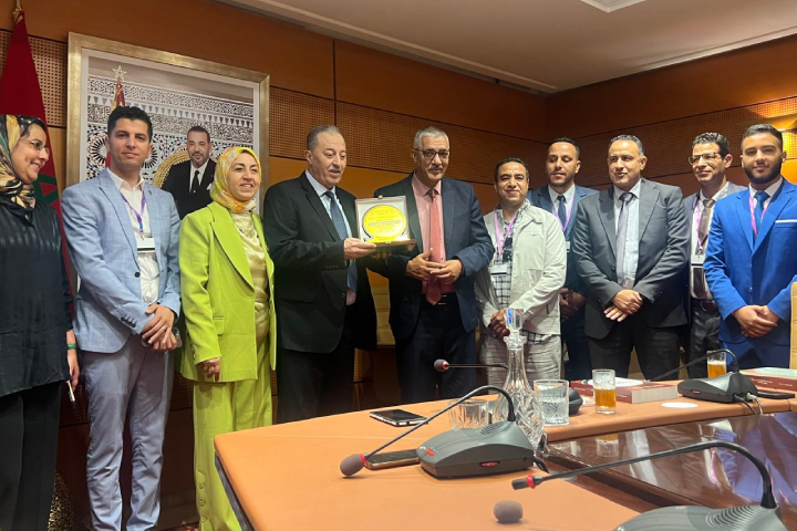 تفاصيل اللقاء التواصلي لنقابة المكتب الوطني للمطارات مع فريق الاتحاد العام للشغالين بمجلس المستشارين تفاصيل اللقاء التواصلي لنقابة المكتب الوطني للمطارات مع فريق الاتحاد العام للشغالين بمجلس المستشارين