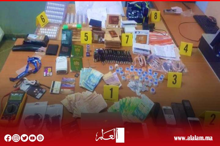 توقيف 3 جانحين بأكادير يروجون أجهزة متطورة للغش في الامتحانات