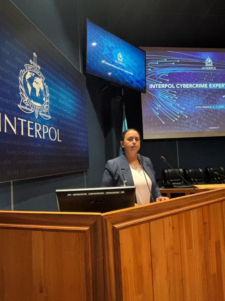 انتخاب عميد الشرطة الإقليمي "ليلى الزوين" نائبة لرئيس الفريق الدولي لخبراء الإنتربول في مجال الجرائم السيبرانية انتخاب عميد الشرطة الإقليمي "ليلى الزوين" نائبة لرئيس الفريق الدولي لخبراء الإنتربول في مجال الجرائم السيبرانية