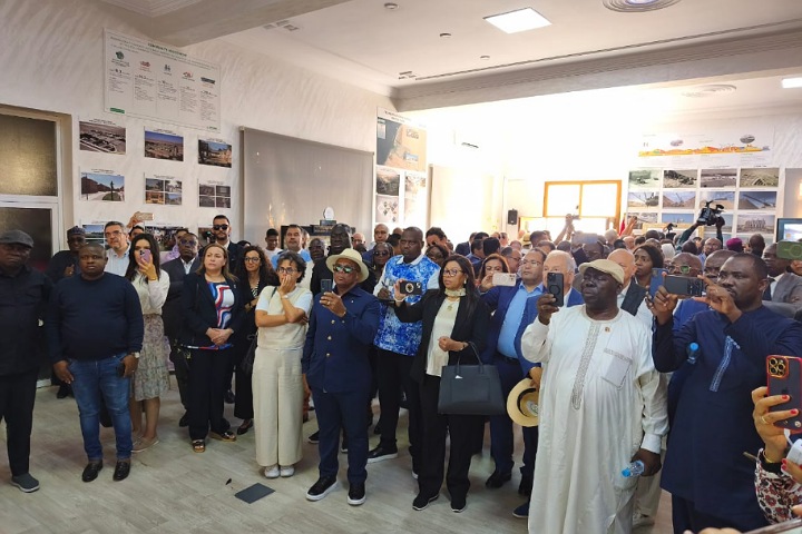 عيون إفريقية تتفقد منشأة فوسبوكراع كمعلمة اقتصادية بأبعاد اجتماعية وبيئية عيون إفريقية تتفقد منشأة فوسبوكراع كمعلمة اقتصادية بأبعاد اجتماعية وبيئية