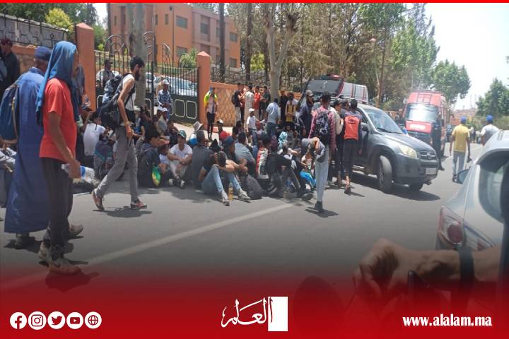 عامل أزيلال يستقبل مسيرة آيت بوكماز وهذا ماوعد به الساكنة..