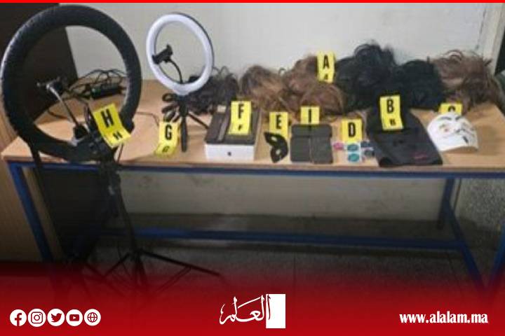 التحريض على الفساد وتصوير ونشر محتويات رقمية تتضمن مواد إباحية يوقع 3 أشخاص التحريض على الفساد وتصوير ونشر محتويات رقمية تتضمن مواد إباحية يوقع 3 أشخاص