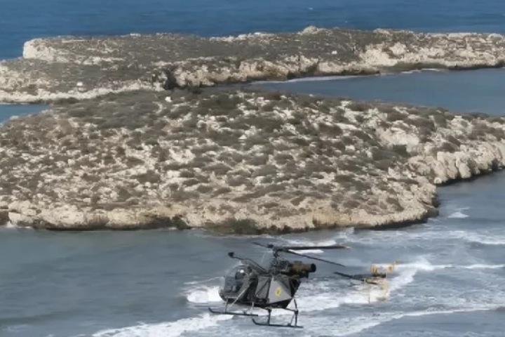 ‬إسبانيا‭ ‬تزيل‭ ‬علمها‭ ‬من‭ ‬جزيرتين‭ ‬قبالة‭ ‬الحسيمة‭ ‬دون‭ ‬إعلان‭ ‬رسمي‭.. ‬