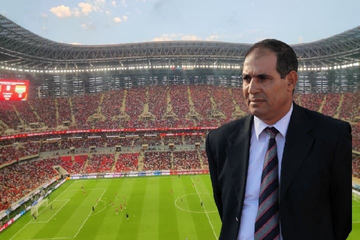 الجماهير المغربية تحيي بادو الزاكي بالتصفيق وتستقبل الركراكي بصافرات الاستهجان
