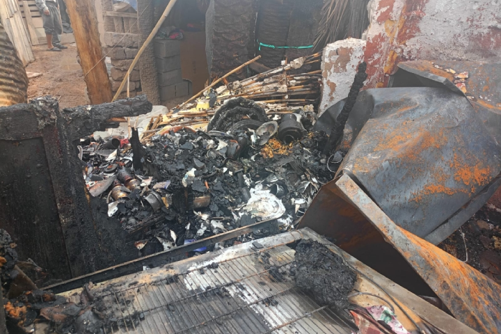 مصرع شخصين في حريق بدوار مولاي عزوز الملك بمراكش مصرع شخصين في حريق بدوار مولاي عزوز الملك بمراكش