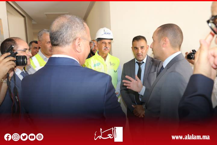 وزير الصحة يتفقد مشروع بناء المركز الاستشفائي الجامعي بالعيون ويطلع على سير عمل مؤسسات صحية قائمة ومشاريع جارية بجهة العيون الساقية الحمراء