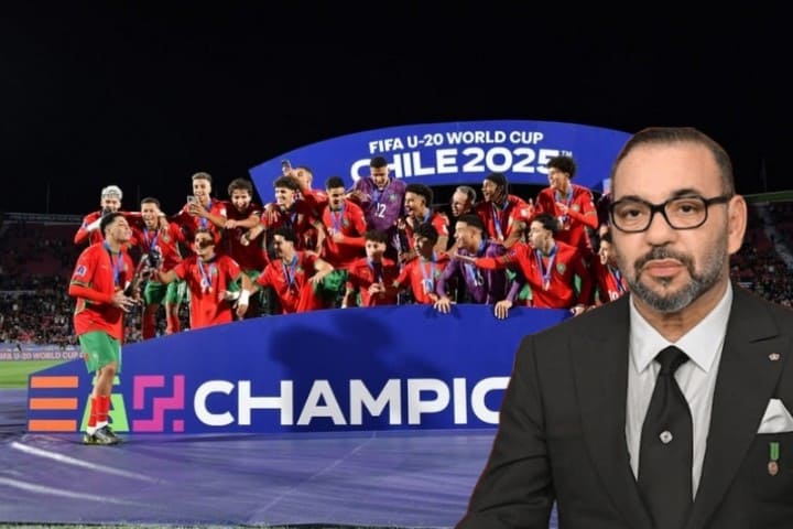 الملك محمد السادس يستقبل أبطال العالم بالقصر الملكي بالرباط الملك محمد السادس يستقبل أبطال العالم بالقصر الملكي بالرباط