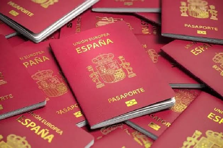 المغاربة يتصدرون التجنيس في إسبانيا.. طفرة غير مسبوقة في عهد حكومة سانشيز المغاربة يتصدرون التجنيس في إسبانيا.. طفرة غير مسبوقة في عهد حكومة سانشيز