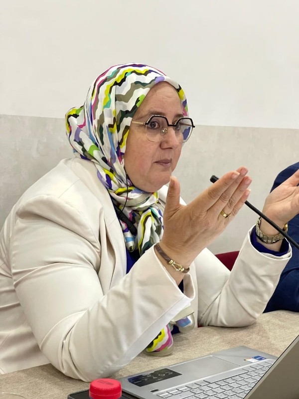 أستاذة القانون العام جامعة محمد الخامس الرباط / مهتمة بقضايا الشباب