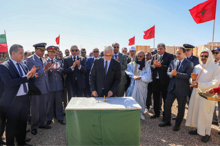 بركة يطلع بالعيون على تقدم إنجاز عدد من مشاريع الطرق والماء