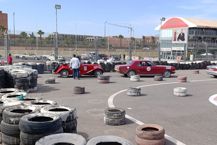 السيارات العتيقة تختبر لأول مرة حلبة مولاي الحسن للسيارات بمراكش