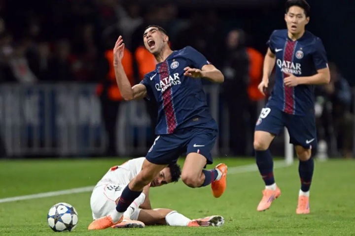 سان جيرمان يعلن مدة غياب حكيمي بعد الإصابة أمام بايرن