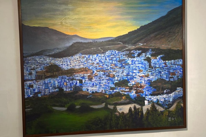 لوحات بألوان مدينة شفشاون ورائحتها في قاعة "أكد للفنون بالرباط"