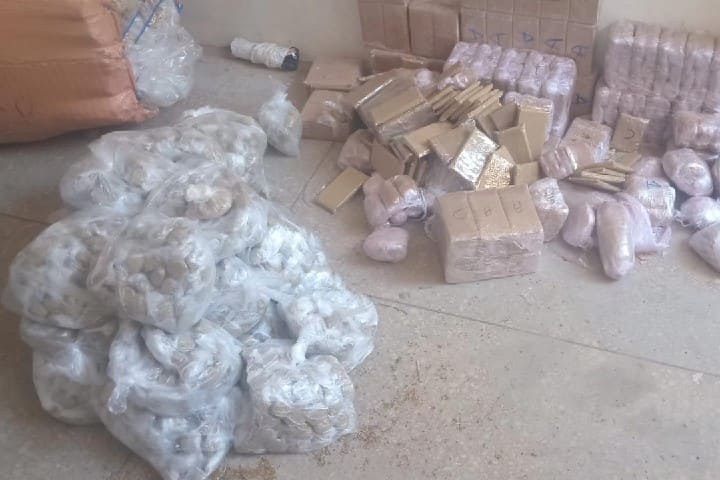 درك سيدي علال التازي ينجح في حجز سيارة محملة بالمخدرات