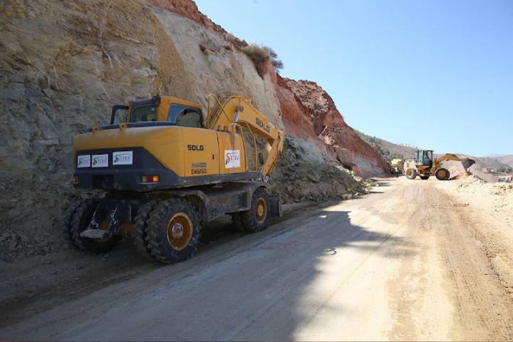 50‭  ‬مليار‭ ‬درهم‭ ‬لتقليص‭ ‬الفوارق‭ ‬المجالية‭.. ‬إنجاز‭ ‬26‭ ‬ألف‭ ‬كيلومتر‭ ‬من‭ ‬الطرق‭ ‬وآلاف‭ ‬المشاريع‭ ‬الاجتماعية