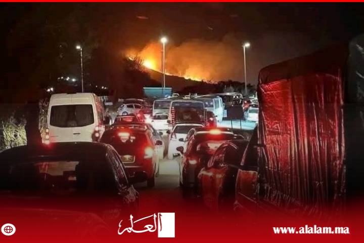 حرائق غابات ضخمة في الجزائر تهدد حياة السكان والسلطات تتحرك