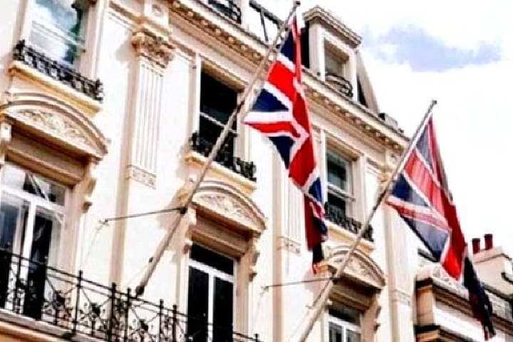 سفارة بريطانيا تحذر المغاربة الراغبين في الحصول على التأشيرة من الوسطاء المزيفين