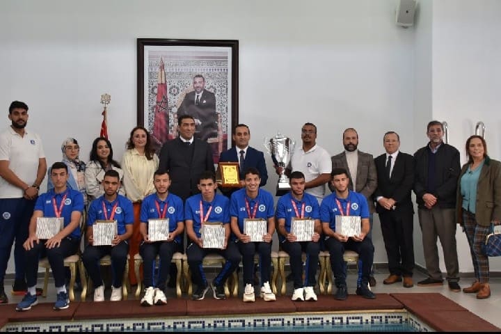 عامل المضيق الفنيدق يكرم فريق جمعية الأوائل للأطفال في وضعية إعاقة