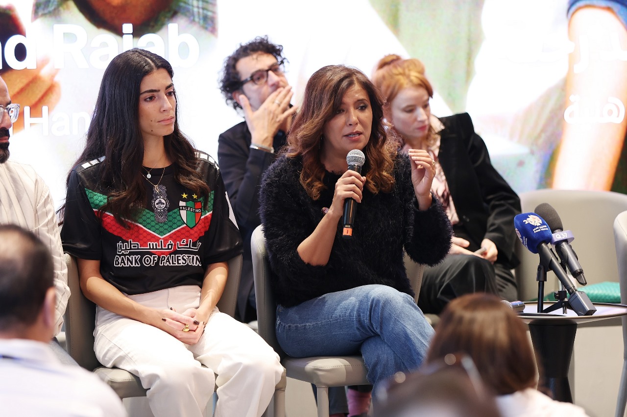 أفراد طاقم فيلم "صوت هند رجب" وأبطال القصة الحقيقيين في مهرجان الدوحة السينمائي: صوت هند هو صوت غزة وكلّ الفلسطينيين