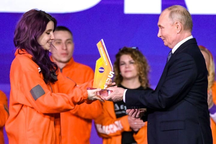 المغرب ينتزع جائزة “باتريوت” بروسيا.. وتتويج دولي غير مسبوق لمنصة الشباب المغربية