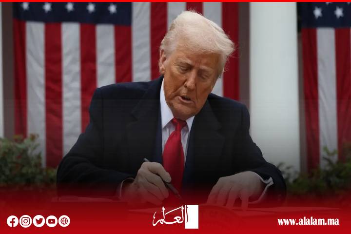 ترامب يوقع أمراً تنفيذياً جديداً ينظم قواعد الذكاء الاصطناعي