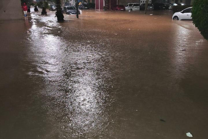 الأمطار تغرق حي سعيد حجي بسلا وتربك الساكنة