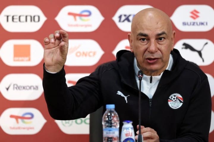 خانتها أقدامها فتحججت بالسحر... حين برر حسام حسن الخسارة بإدانة "الناموس"