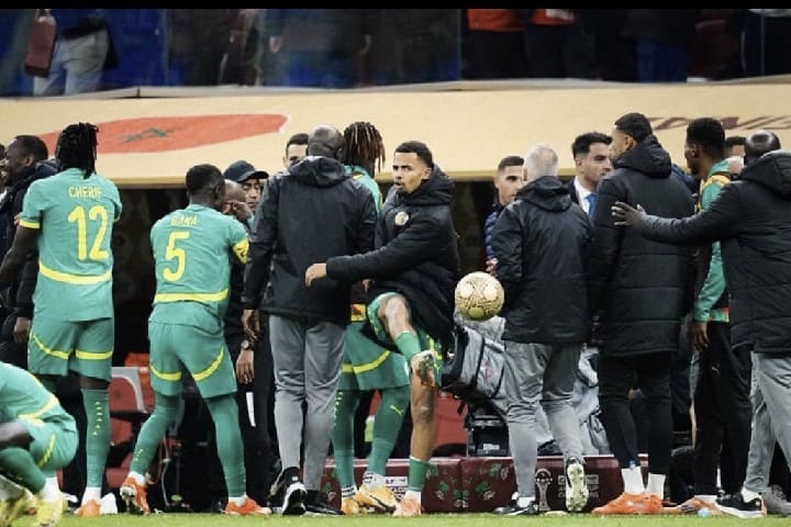 من العشب إلى قاعات الانضباط... ترقب إفريقي غير مسبوق لمعرفة قرارات الـ"كاف"