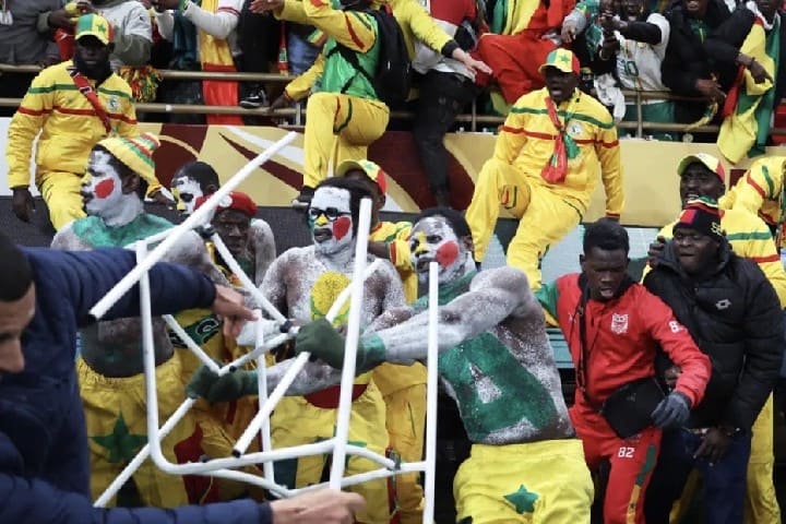 من العشب إلى قاعات الانضباط... ترقب إفريقي غير مسبوق لمعرفة قرارات الـ"كاف"