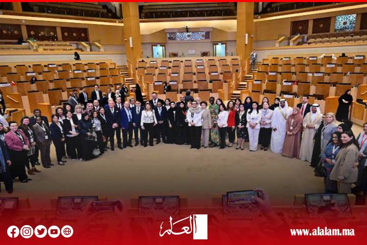 أبوظبي: التأكيد على الدور المحوري للمرأة في مكافحة الإرهاب ومنع التطرف العنيف