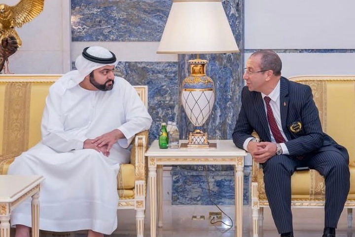 ولي عهد الفجيرة يكرم الأستاذ الهلالي تقديرا لإسهاماته في تطوير التايكوندو عربيا