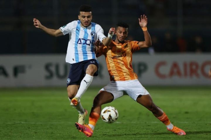 سقوط مدو في القاهرة… بركان يخسر بثلاثية أمام بيراميدز ويتنازل عن الصدارة