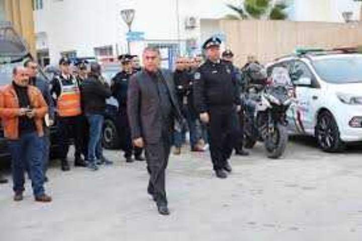 حملات أمنية مكثفة بالحسيمة وامزورن ضد مروجي المخدرات</div>