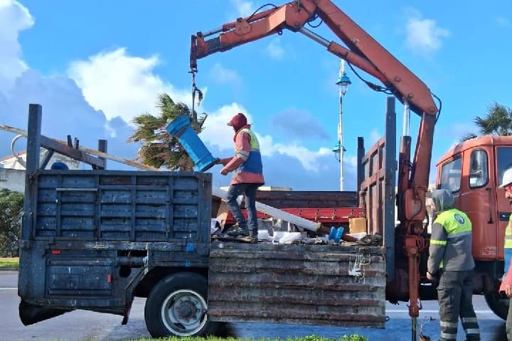 بعد عواصف قوية بمرتيل… تدخلات عاجلة لإصلاح أعطاب الإنارة وإزالة الأشجار المتساقطة