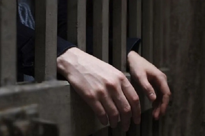 هوية مزورة تنهي صاحبتها خلف القضبان