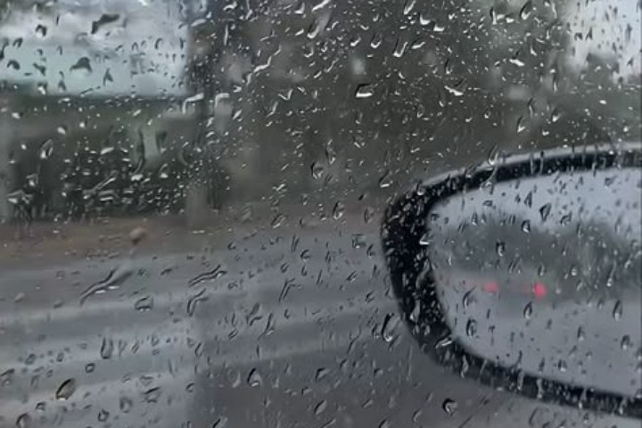 أمطار متفرقة بعدة مدن مغربية خلال 24 ساعة… سلا تتصدر مقاييس التساقطات