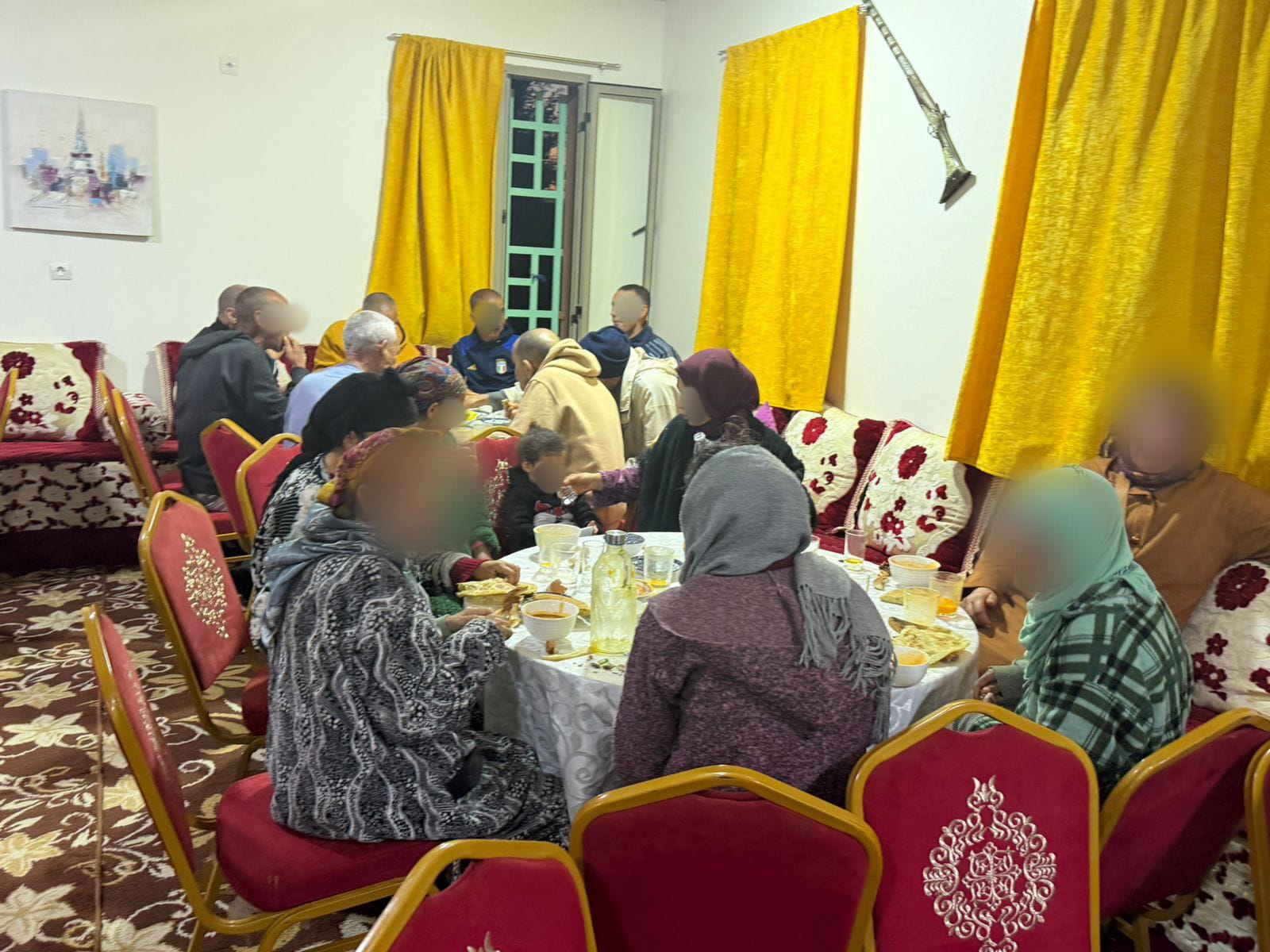 إفطار جماعي  بمركز الأمل للأشخاص في وضعية صعبة بأزيلال   بلمسة إنسانية