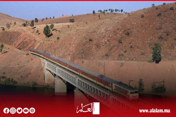 مشروع قنطرة السكك الحديدية بمشرع بلقصيري سنوات من الانتظار ومعاناة مستمرة للساكنة