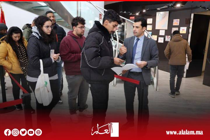 القنصلية المغربية بفالنسيا تواصل تعبئة استثنائية خلال عطلة العيد بروح مواطِنة