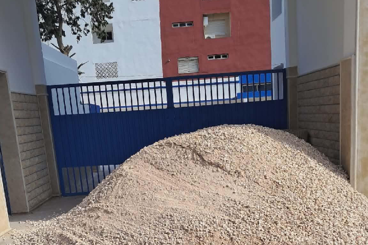 تأخر أشغال مدرسة فاطمة الزهراء يفجر غضب الأسر ويثير مخاوف على سلامة التلاميذ