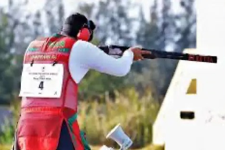 المغربي إدريس حفاري يفوز بفضية منافسات "تراب" ضمن بطولة كأس العالم للرماية