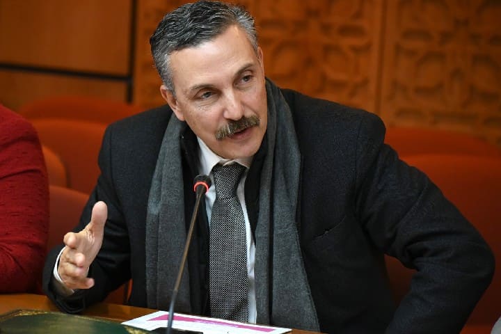 طبيب جراح، رئيس المركز المغربي لدراسات والابحاث في الصحة العمومية ،رئيس الفريق الاستقلالي للوحدة والتعادلية بمجلس النواب.