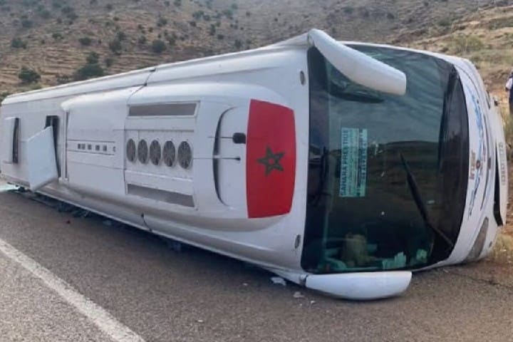 حادث سير خطير ونجاة ركاب حافلة من "فاجعة حقيقية" بين تيزنيت وتافراوت
