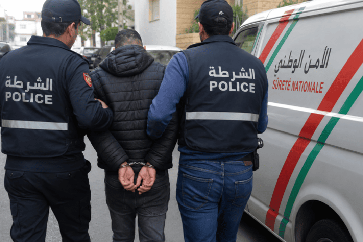 تفاصيل الإطاحة بعصابة قامت بالسطو على وكالة لتحويل الأموال بالجديدة.